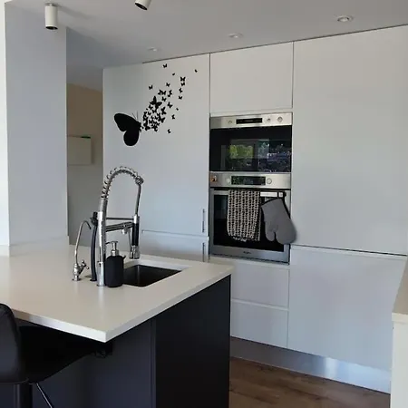 Design With Sea View Apartament